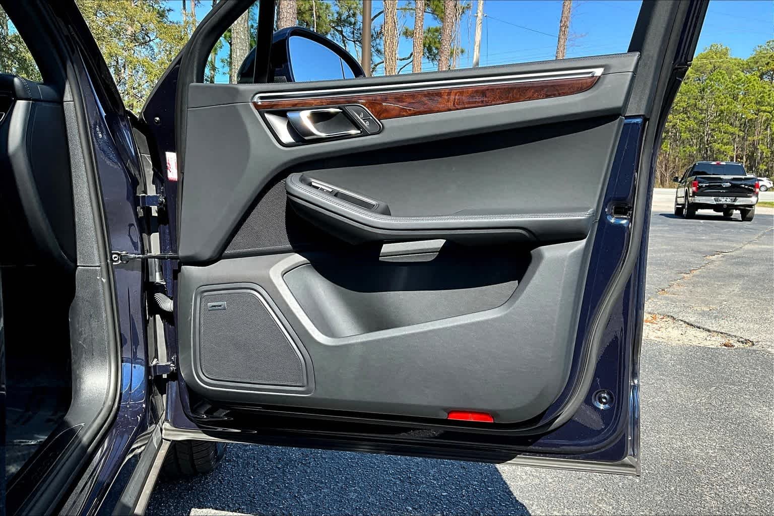 Used 2021 Night Blue Metallic Porsche  image 23
