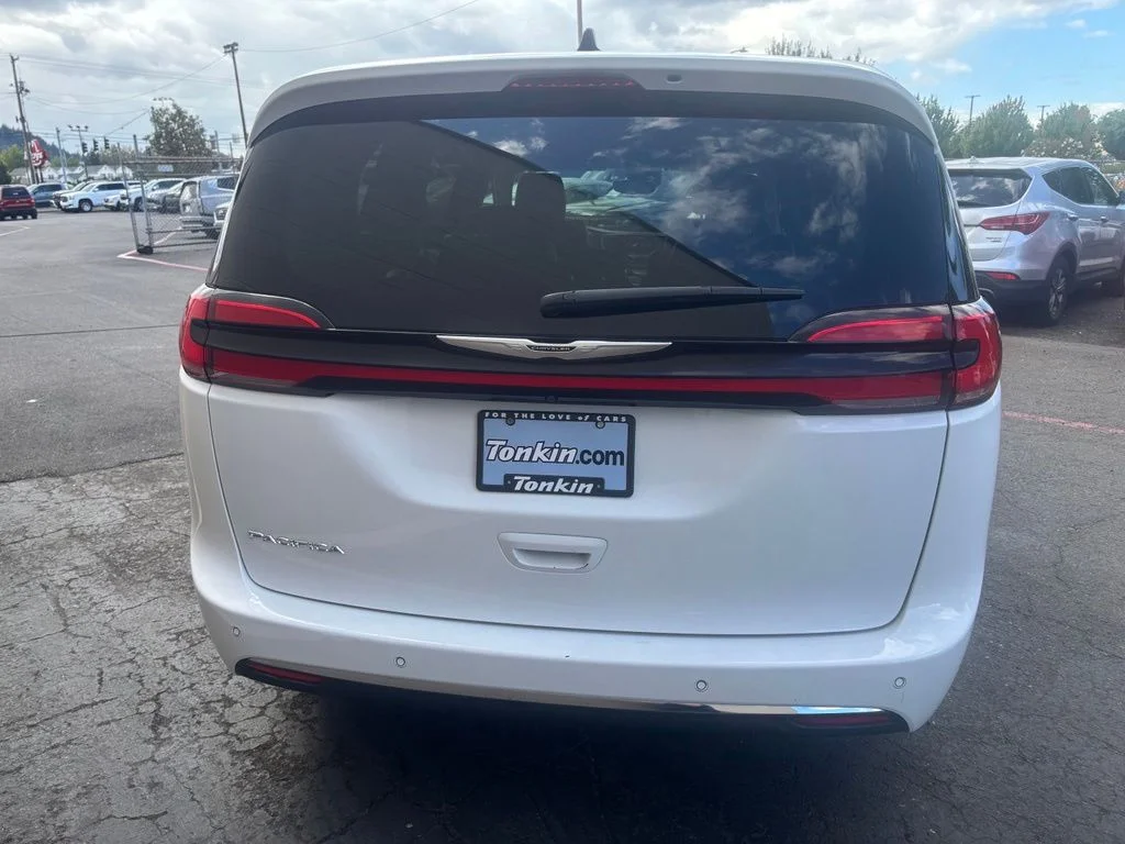 Used 2023 Bright White Clearcoat Chrysler Touring L image 7