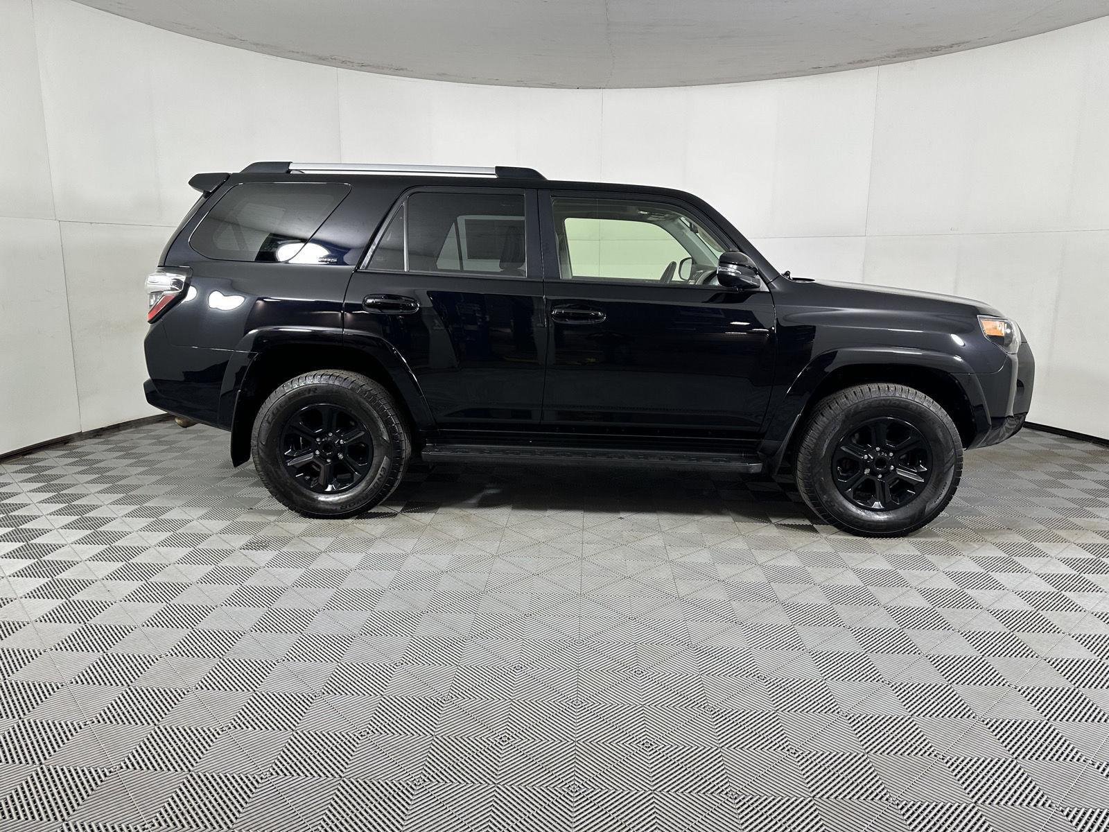 Used 2021 Midnight Black Metallic Toyota SR5 Premium image 8