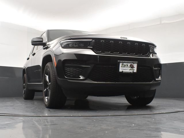 Used 2023 Black Jeep Altitude X image 13