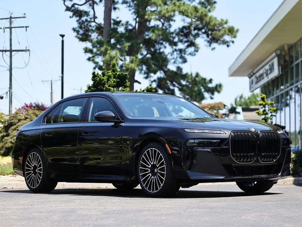 New 2026 Black Sapphire Metallic BMW 760i xDrive image 1