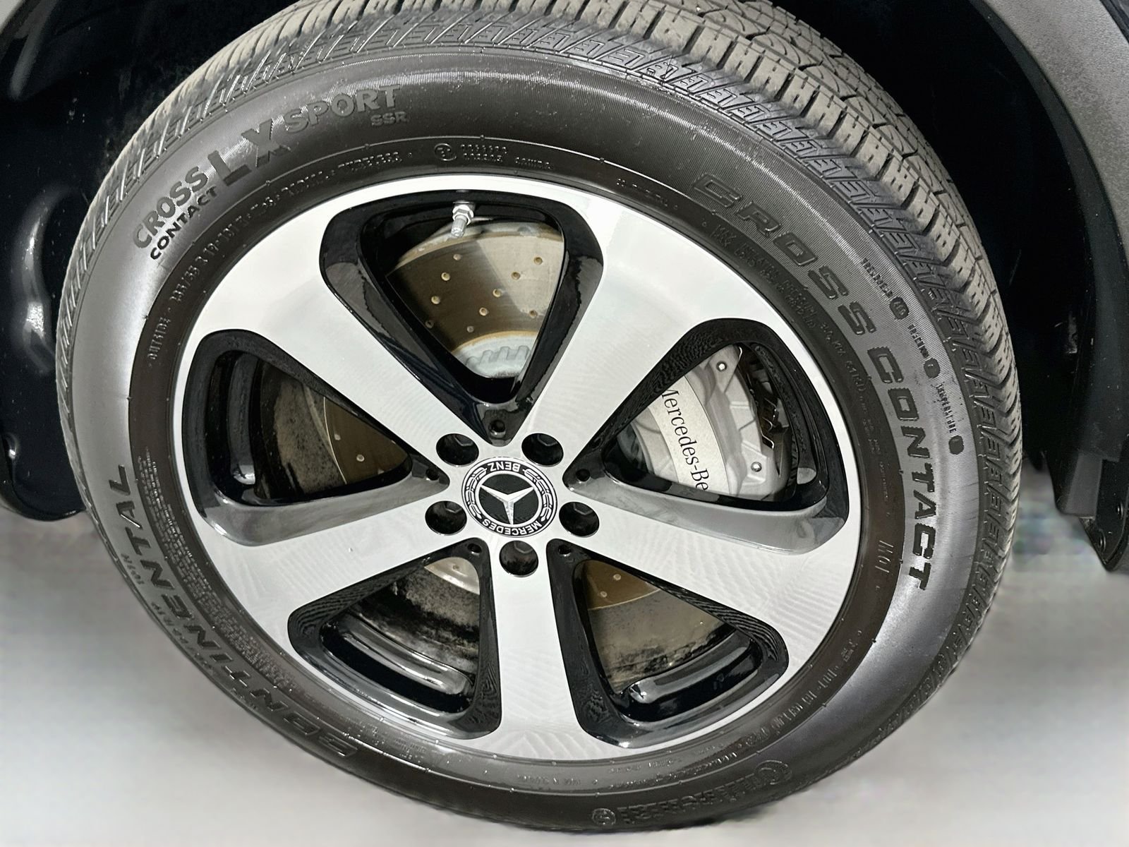 Used 2019 Black Mercedes-Benz GLC 350e image 33