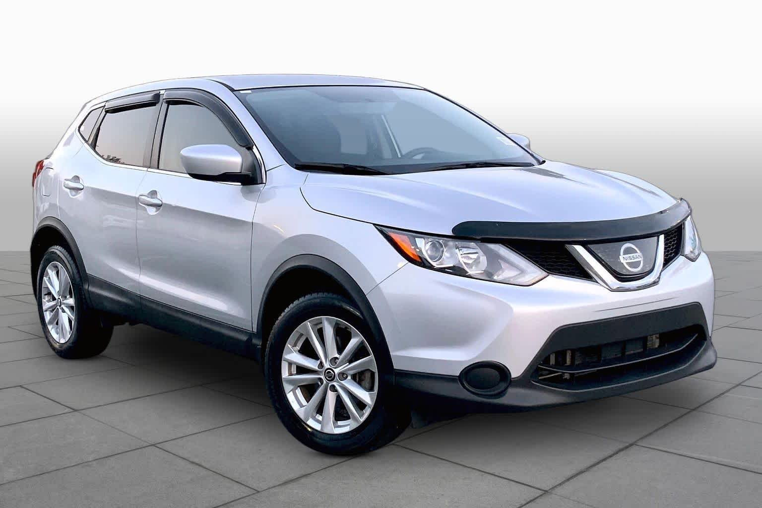 Used 2019 Brilliant Silver Metallic Nissan S image 3