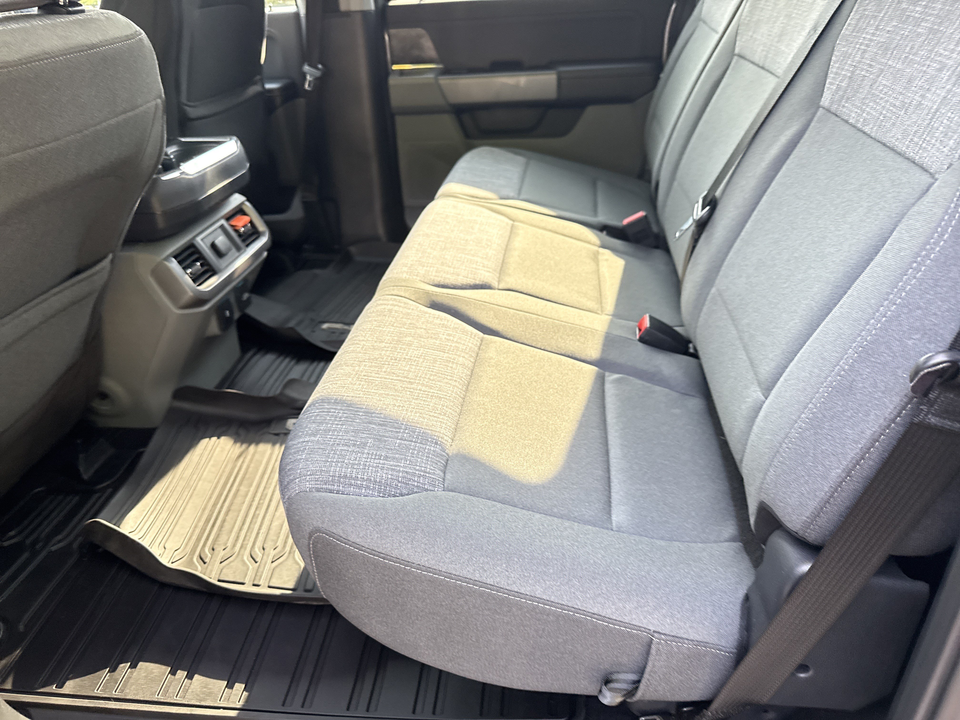 Used 2023 Silver Metallic Ford XLT image 19