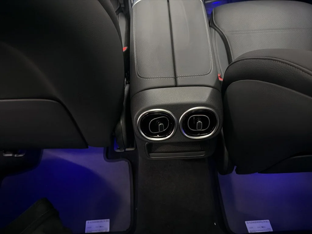 Used 2026 Black Mercedes-Benz GLC 300 image 22