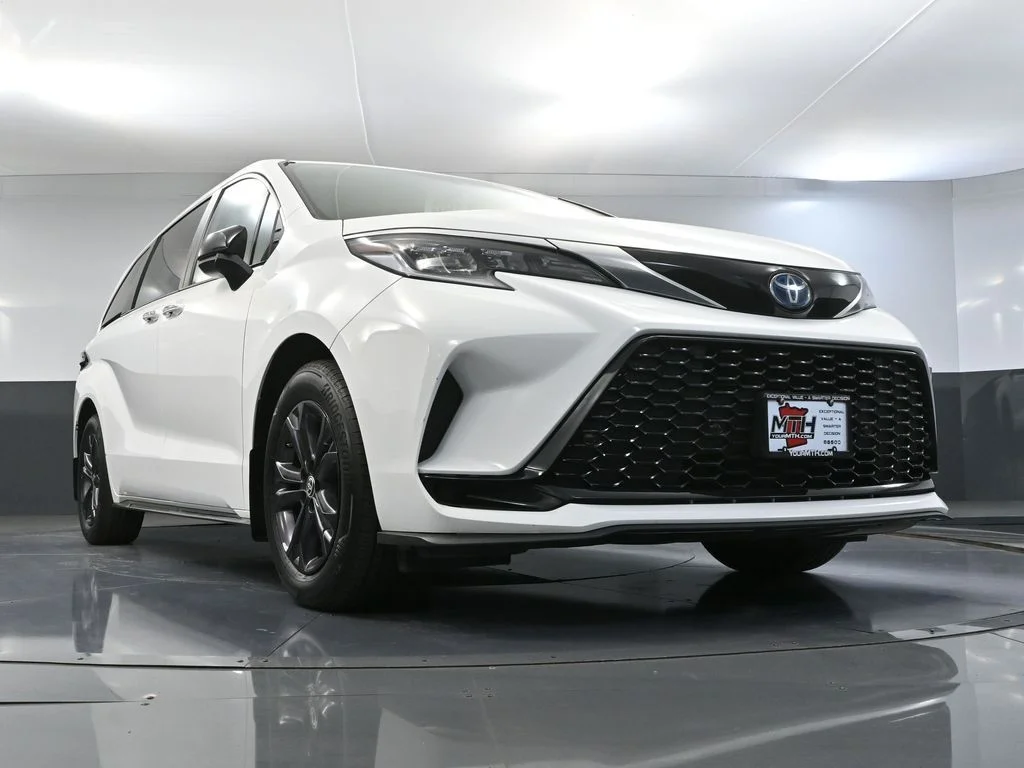 2024 Toyota Sienna XSE - Photo 54