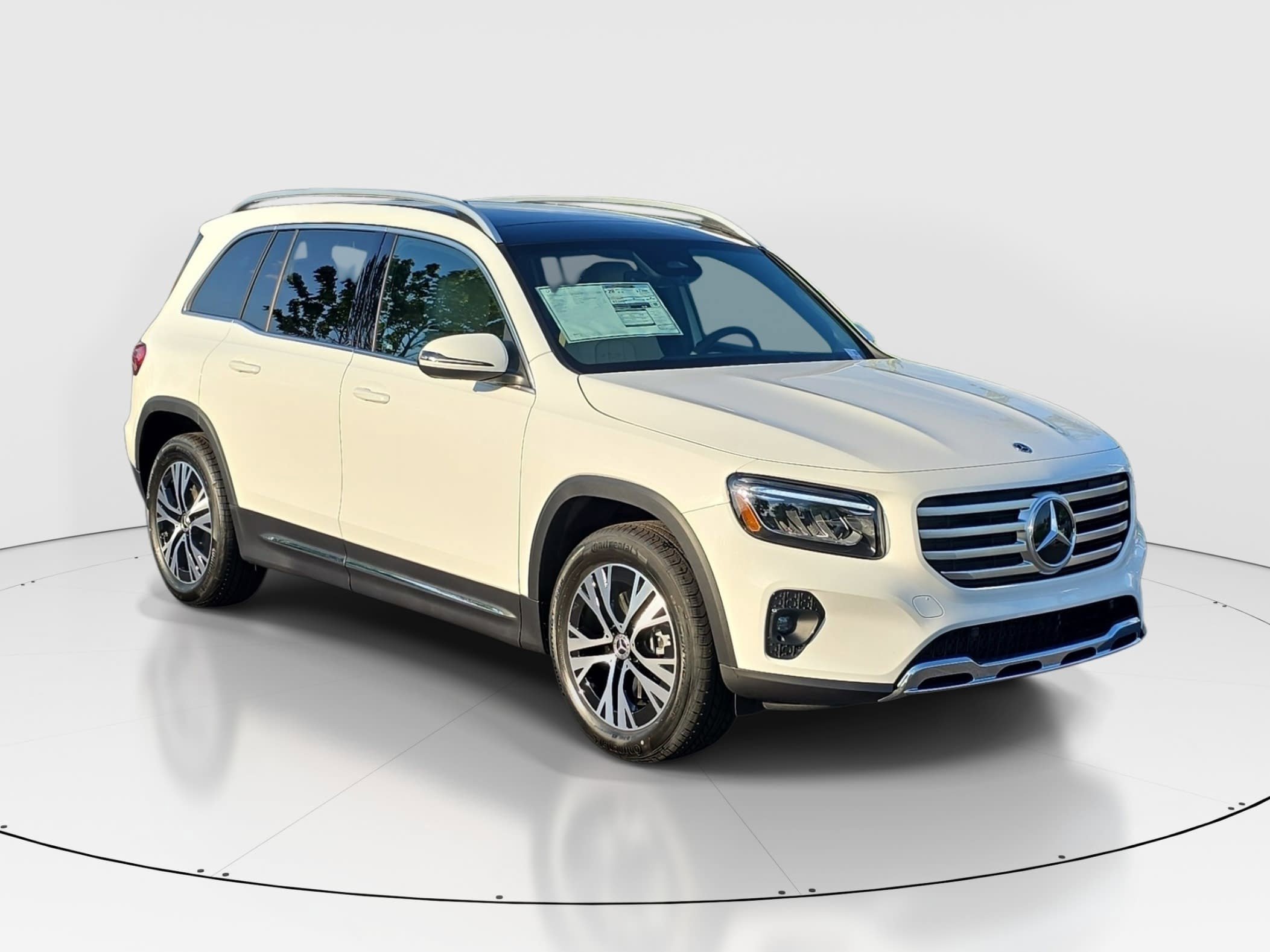 New 2026 Polar White Mercedes-Benz GLB250 image 3