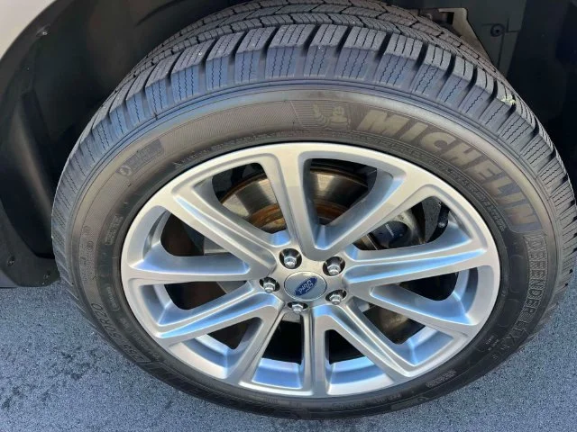 Used 2016 White Ford Limited image 11