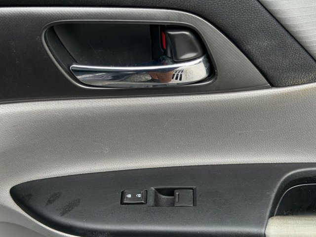 Used 2015  Honda LX image 10