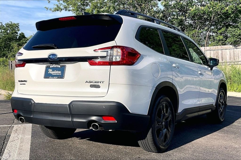 Used 2025 White Subaru Onyx Edition image 13
