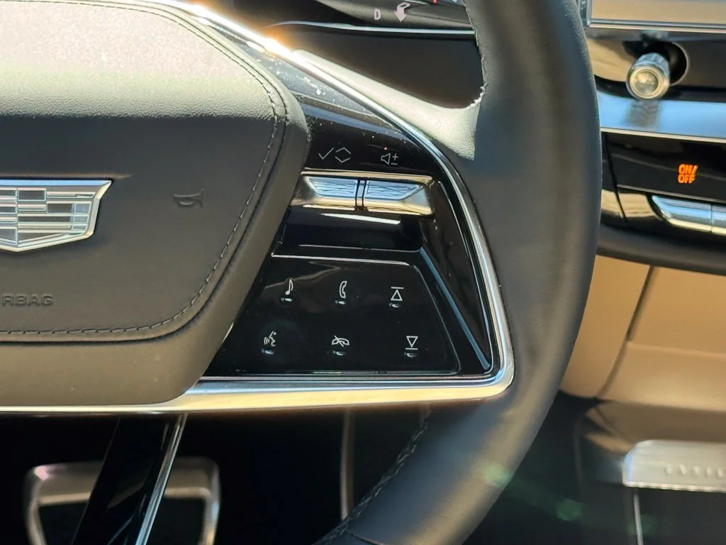 Used 2026  Cadillac Signature Luxury image 26
