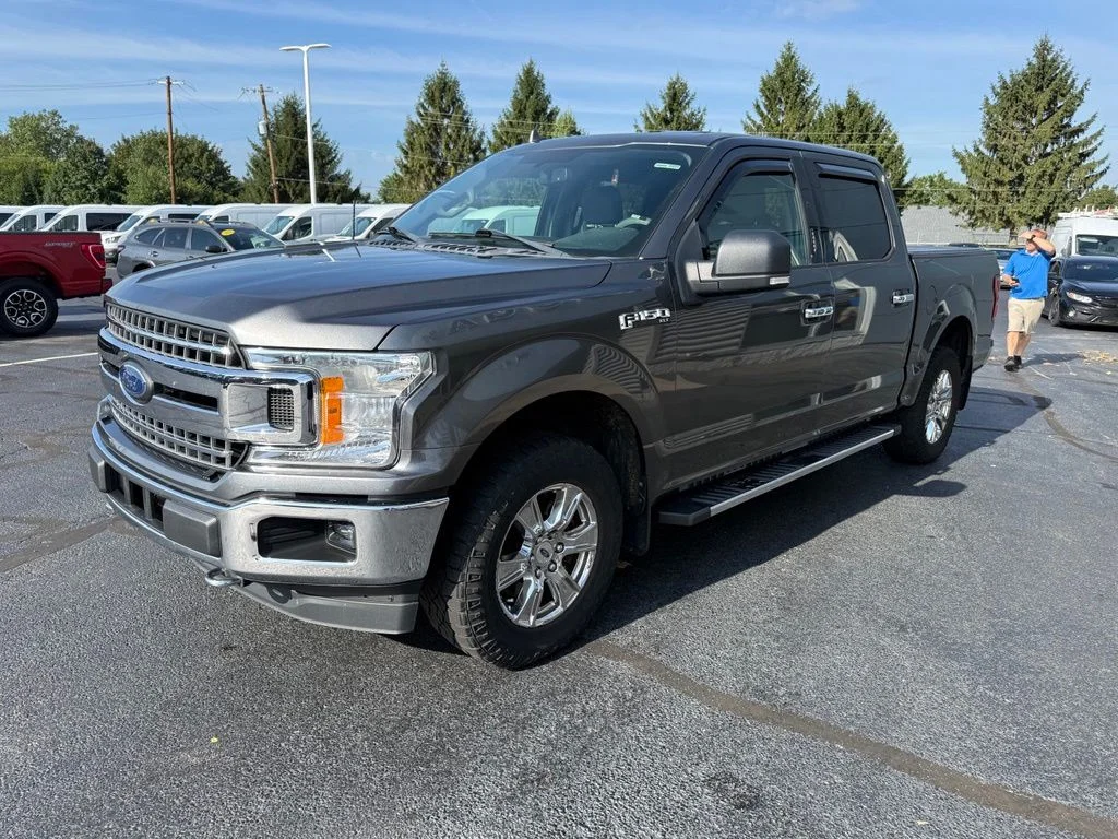 Used 2018 Gray Ford XLT image 9