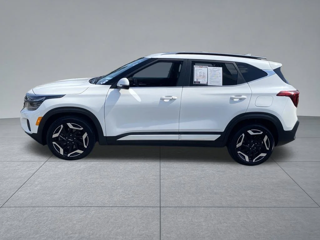 Used 2024 White Kia SX image 3