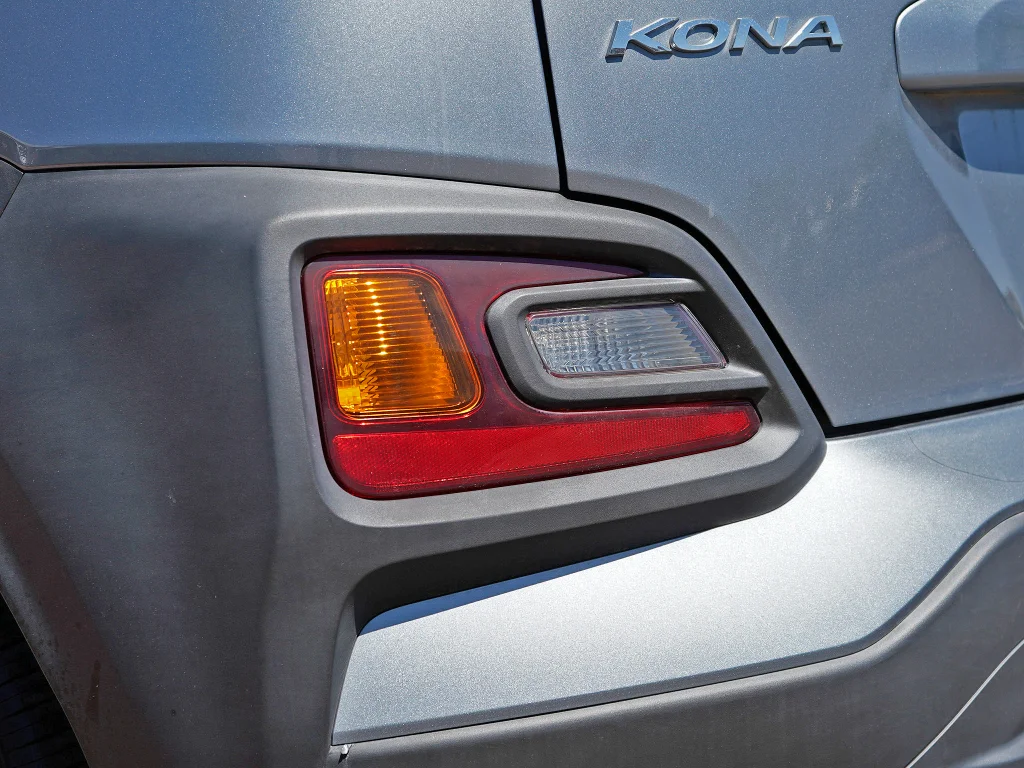 Used 2021 Sonic Silver Hyundai SEL Plus image 9