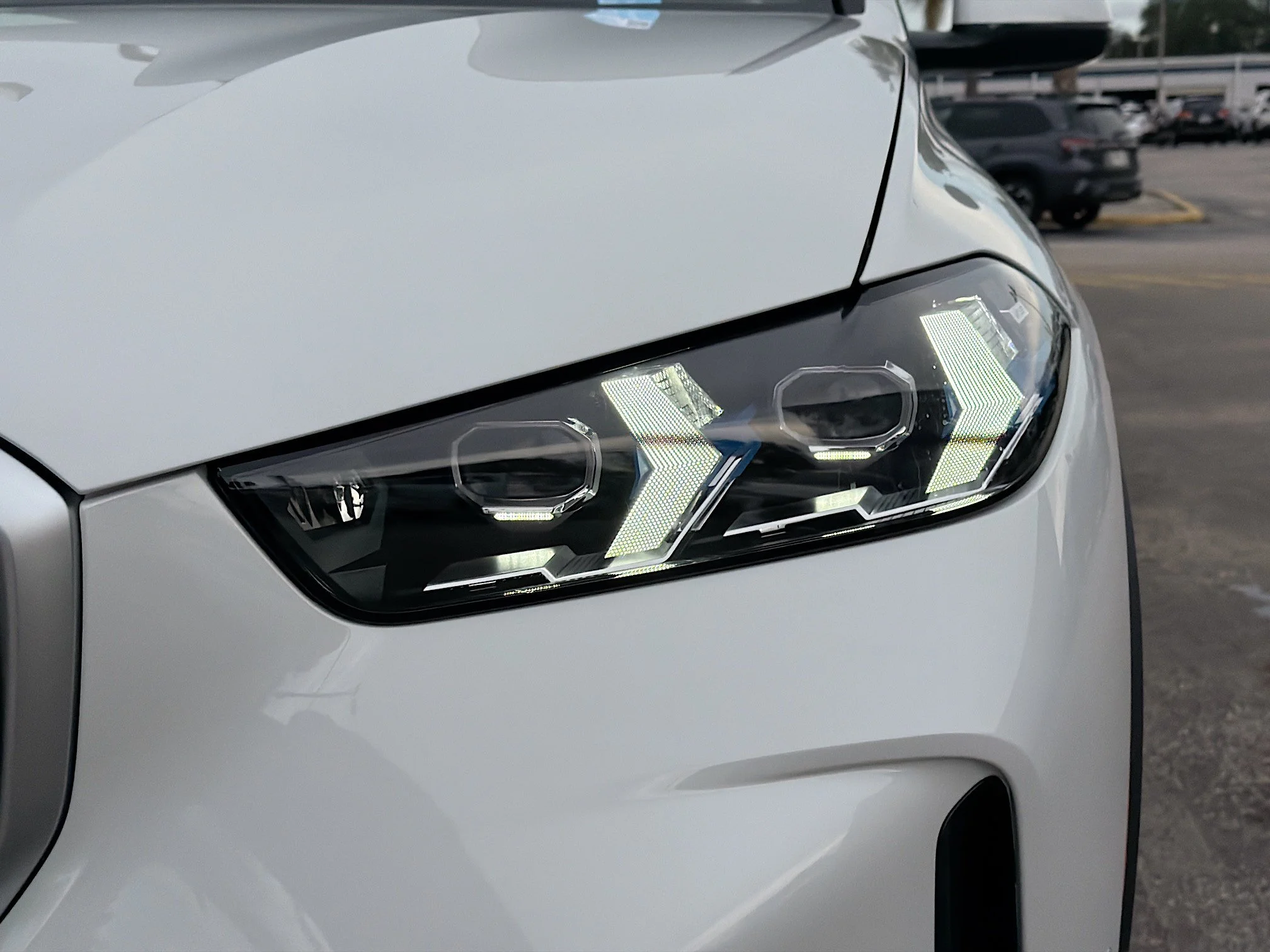 New 2026 Mineral White Metallic BMW xDrive50e image 9