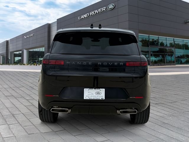New 2026 Santorini Black Land Rover Dynamic SE image 4