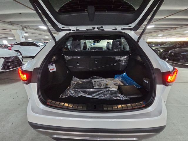 New 2026 Eminent White Pearl Lexus LUXURY image 24