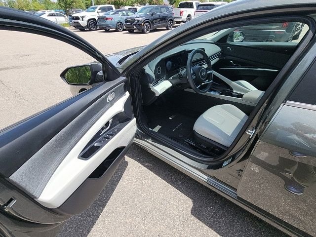 Used 2025 Gray Hyundai Limited image 19