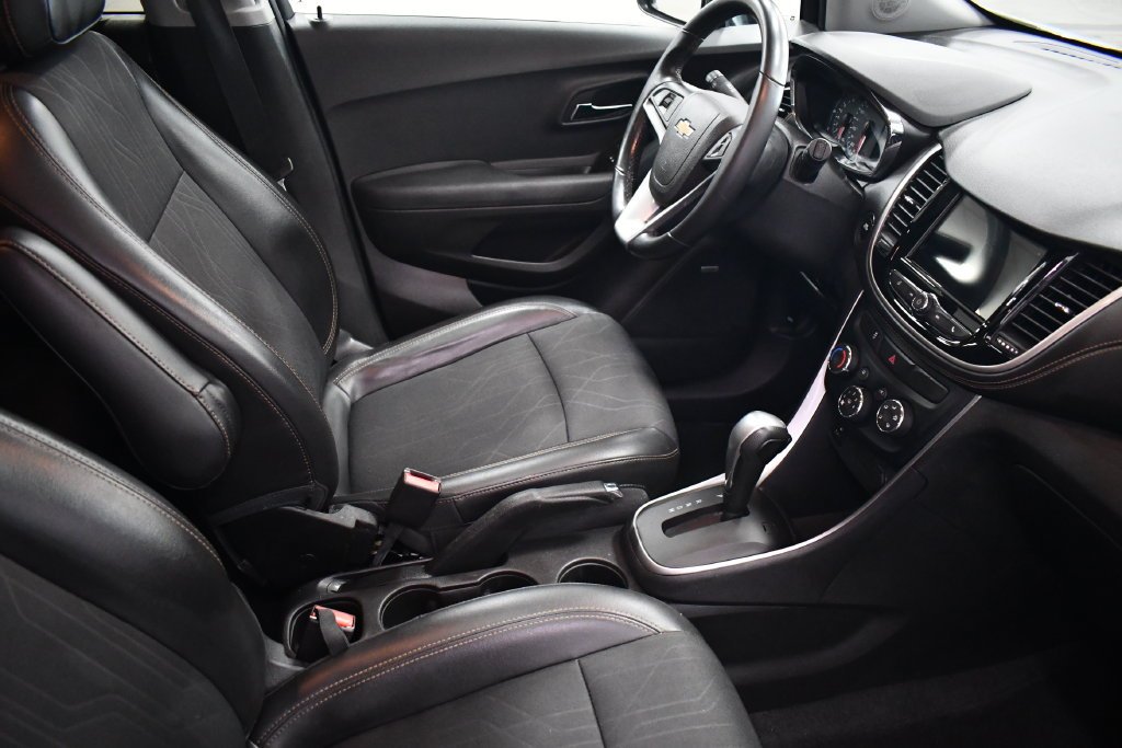 Used 2019 Silver Ice Metallic Chevrolet LT image 33