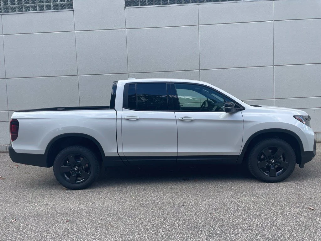 New 2026 Platinum White Pearl Honda Black Edition image 4