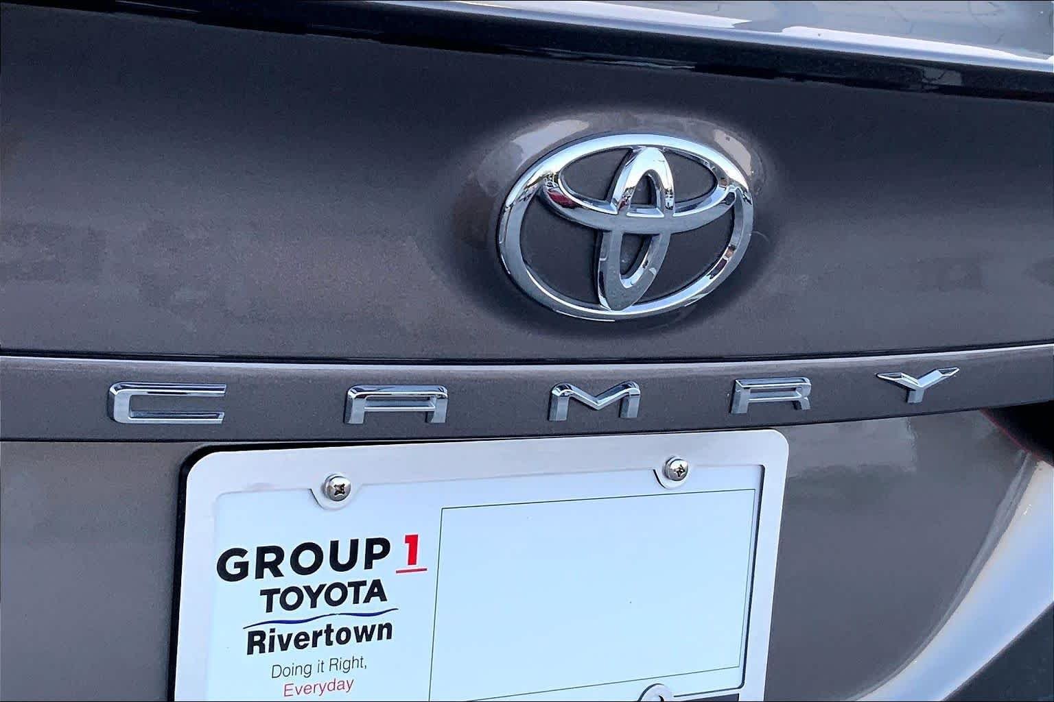 Used 2022 Predawn Gray Mica Toyota SE image 27