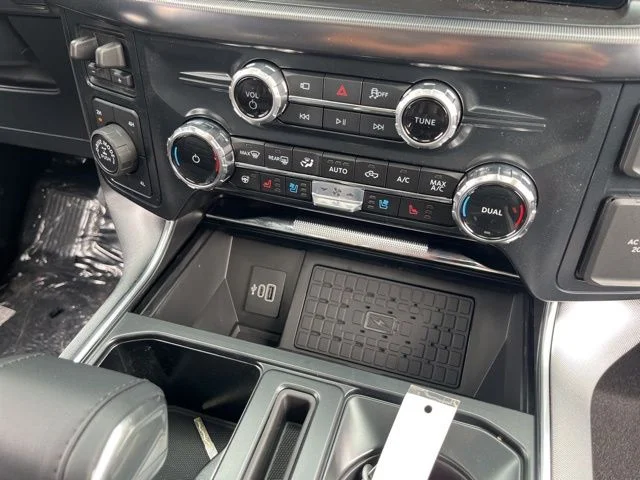 New 2026 Star White Metallic Tri-Coat Ford Platinum® image 62