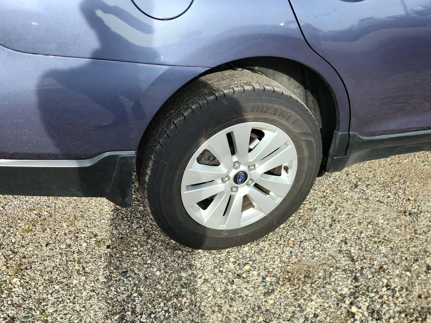 Used 2018 Twilight Blue Metallic Subaru Premium image 5