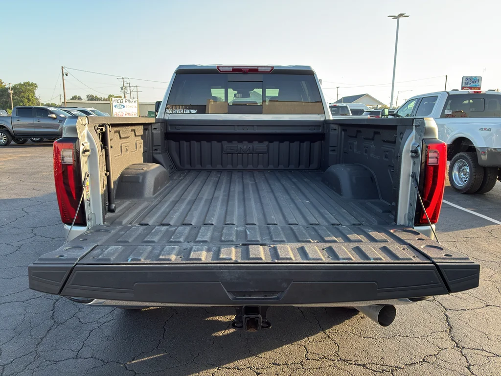 Used 2025 Sterling GMC SLT image 10