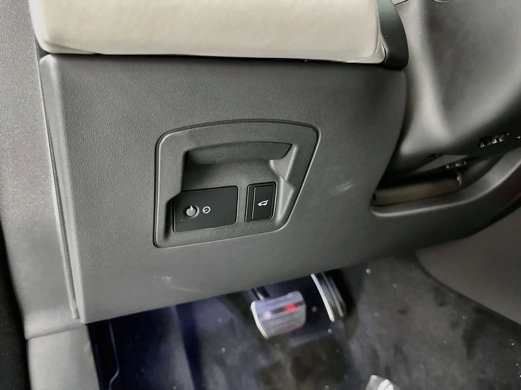 New 2026 Zadar Grey Land Rover Belgravia Edition image 10
