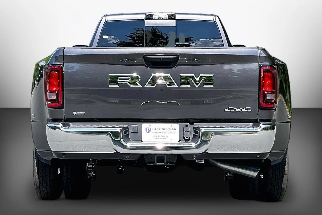 New 2026 Granite Crystal Metallic Clear-Coat Exterior Paint RAM Tradesman image 7