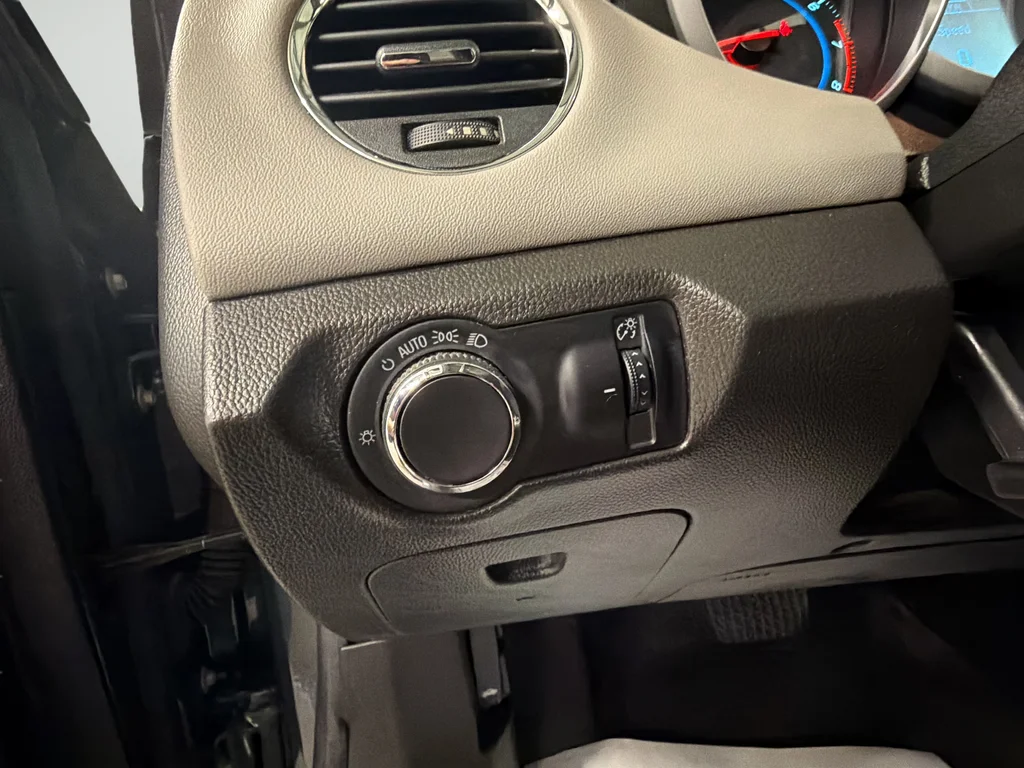 Used 2013 Gray Chevrolet LS image 35