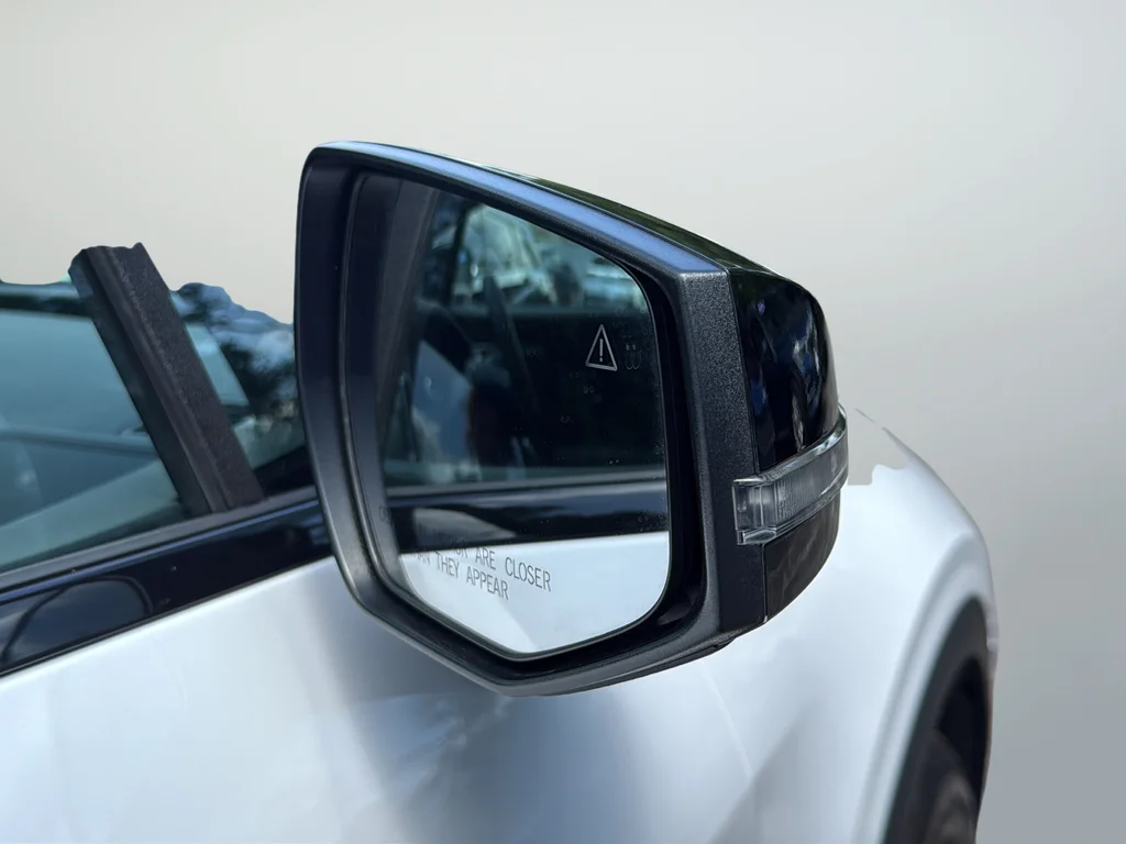 Used 2024 White Kia X-Pro image 11