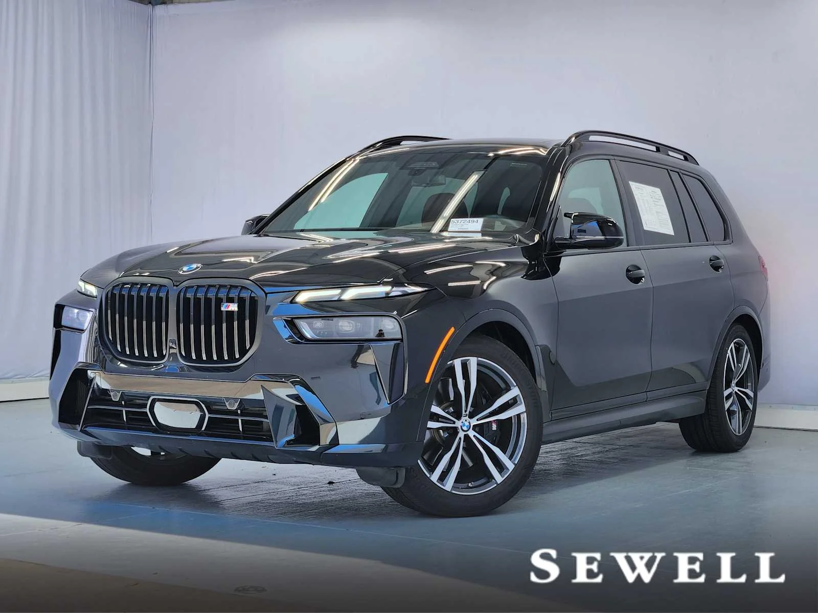 2025 BMW X7 M60i's photo