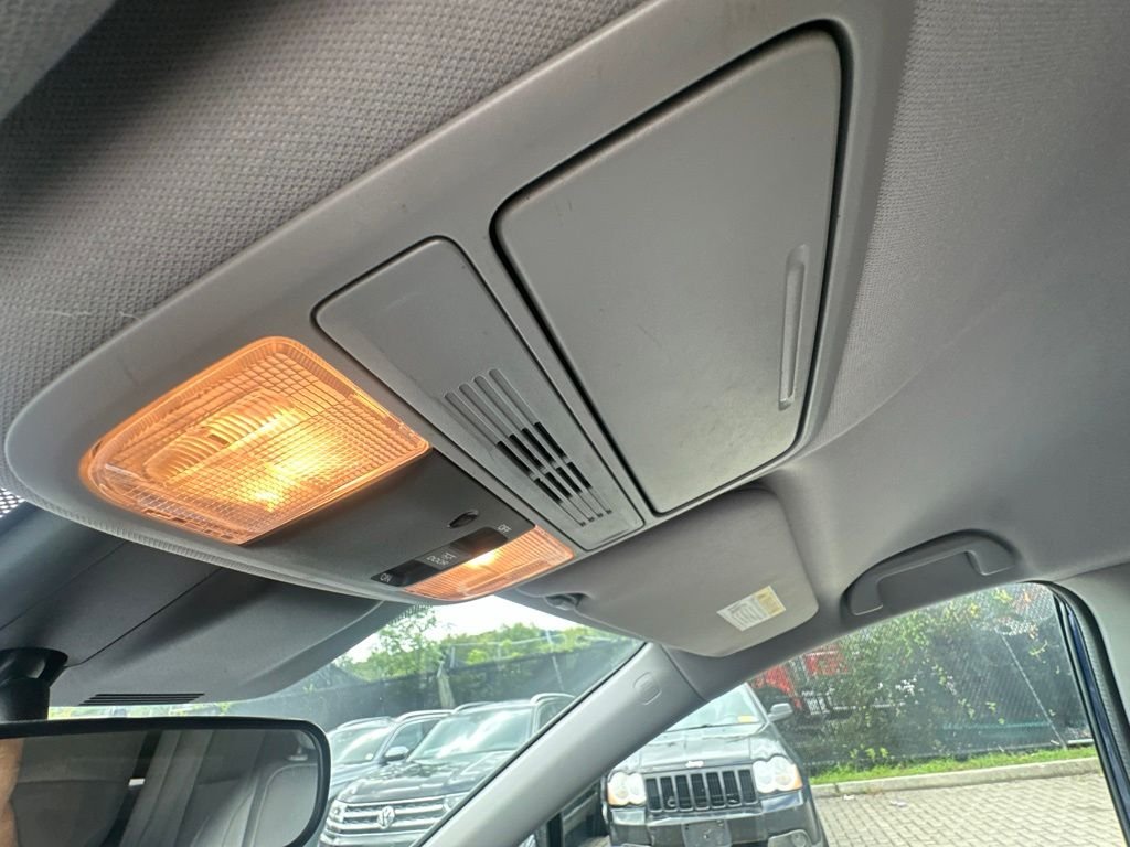 Used 2018  Honda EX image 19