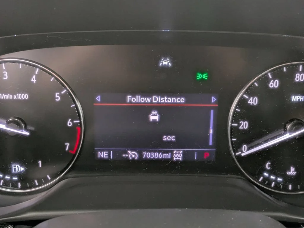 Used 2023 Summit White Buick Preferred image 34