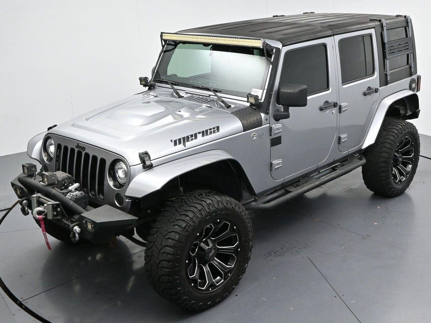 Used 2017 Billet Silver Metallic Clearcoat Jeep Smoky Mountain image 42