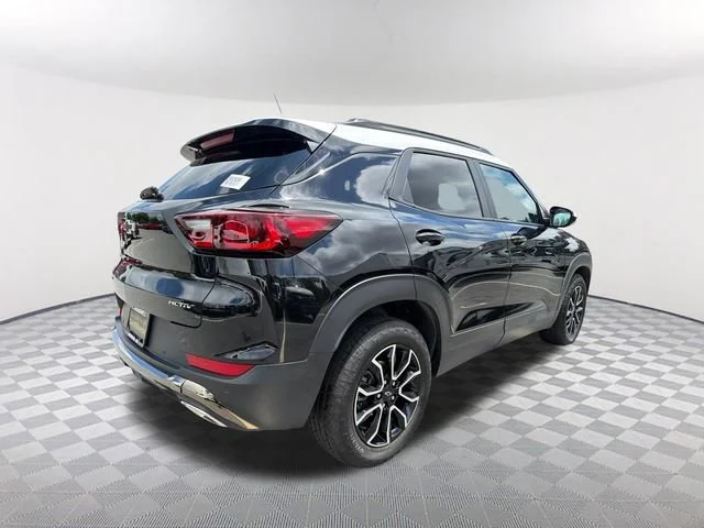 Used 2025 Mosaic Black Metallic Chevrolet ACTIV image 5