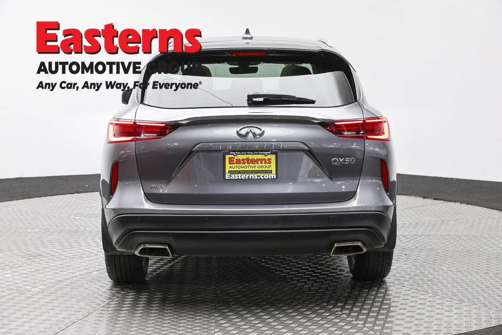Used 2023 Gray INFINITI LUXE image 6