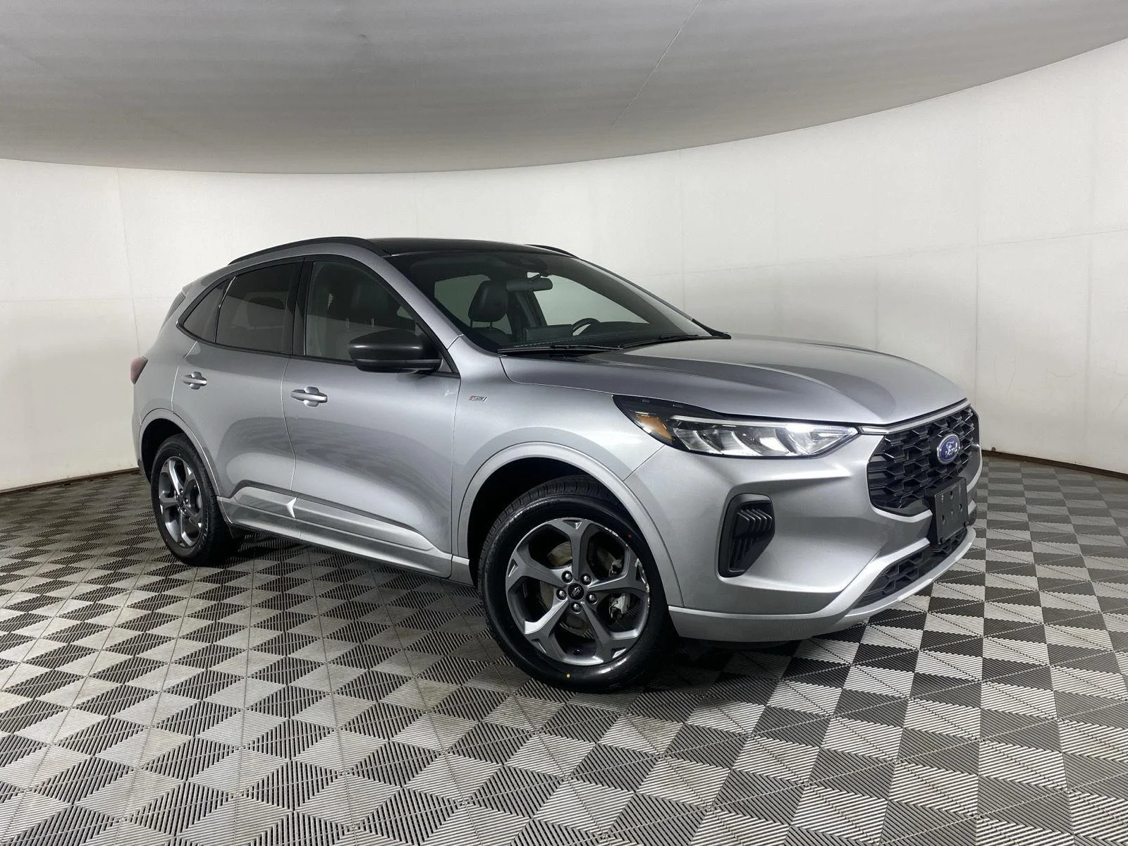 Used 2023 Iconic Silver Metallic Ford ST-Line image 11