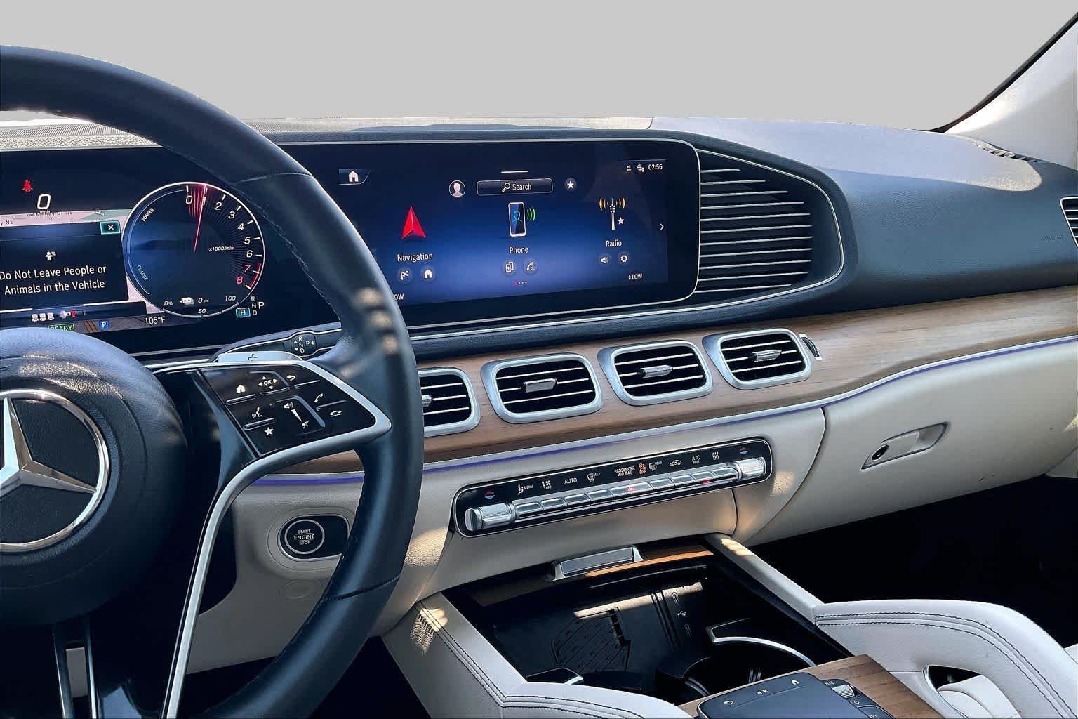 Used 2025 Obsidian Black Metallic Mercedes-Benz GLE 450e image 7