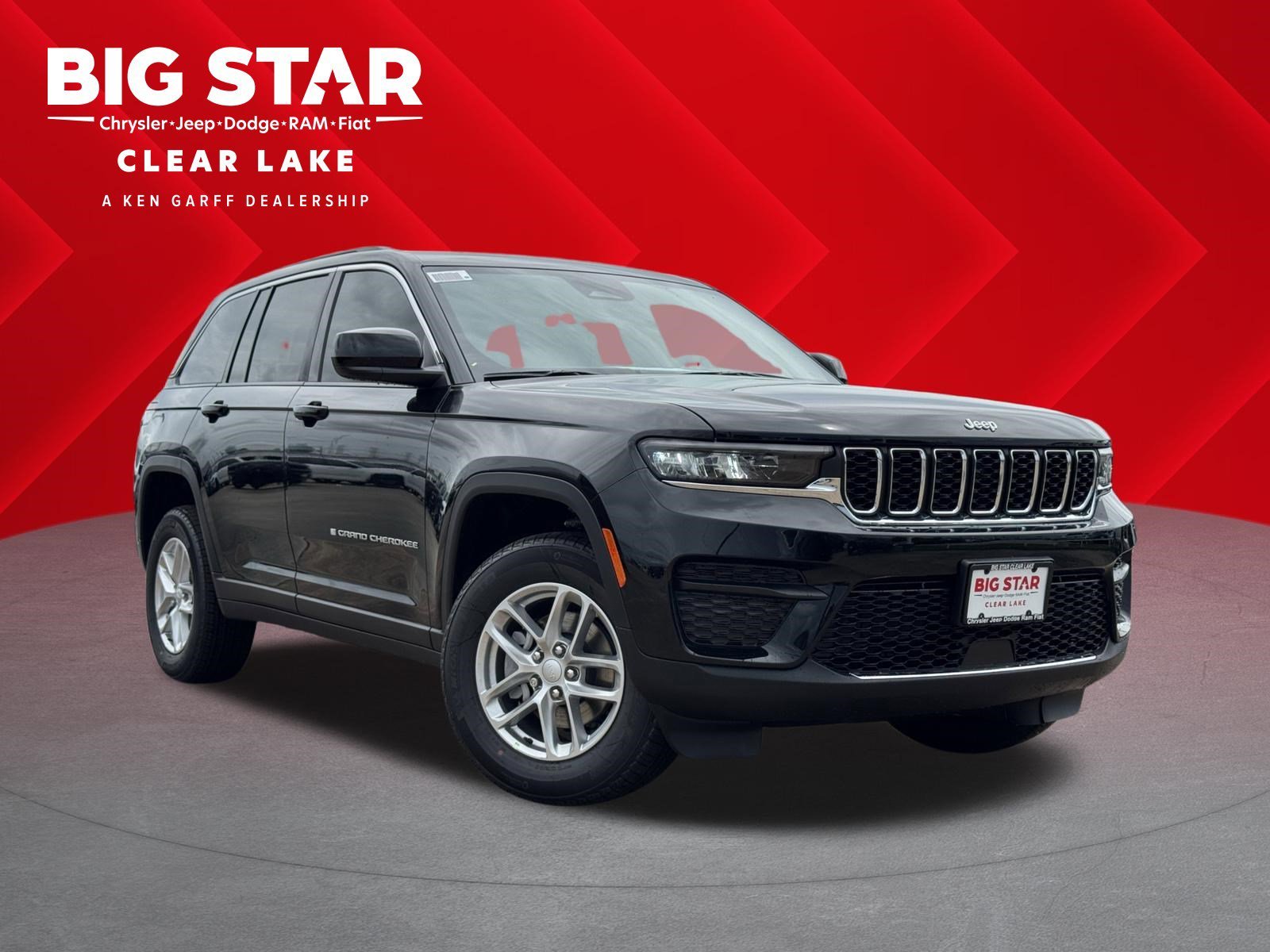 New 2026 Diamond Black Crystal Pearl-Coat Exterior Paint Jeep Laredo X image 1