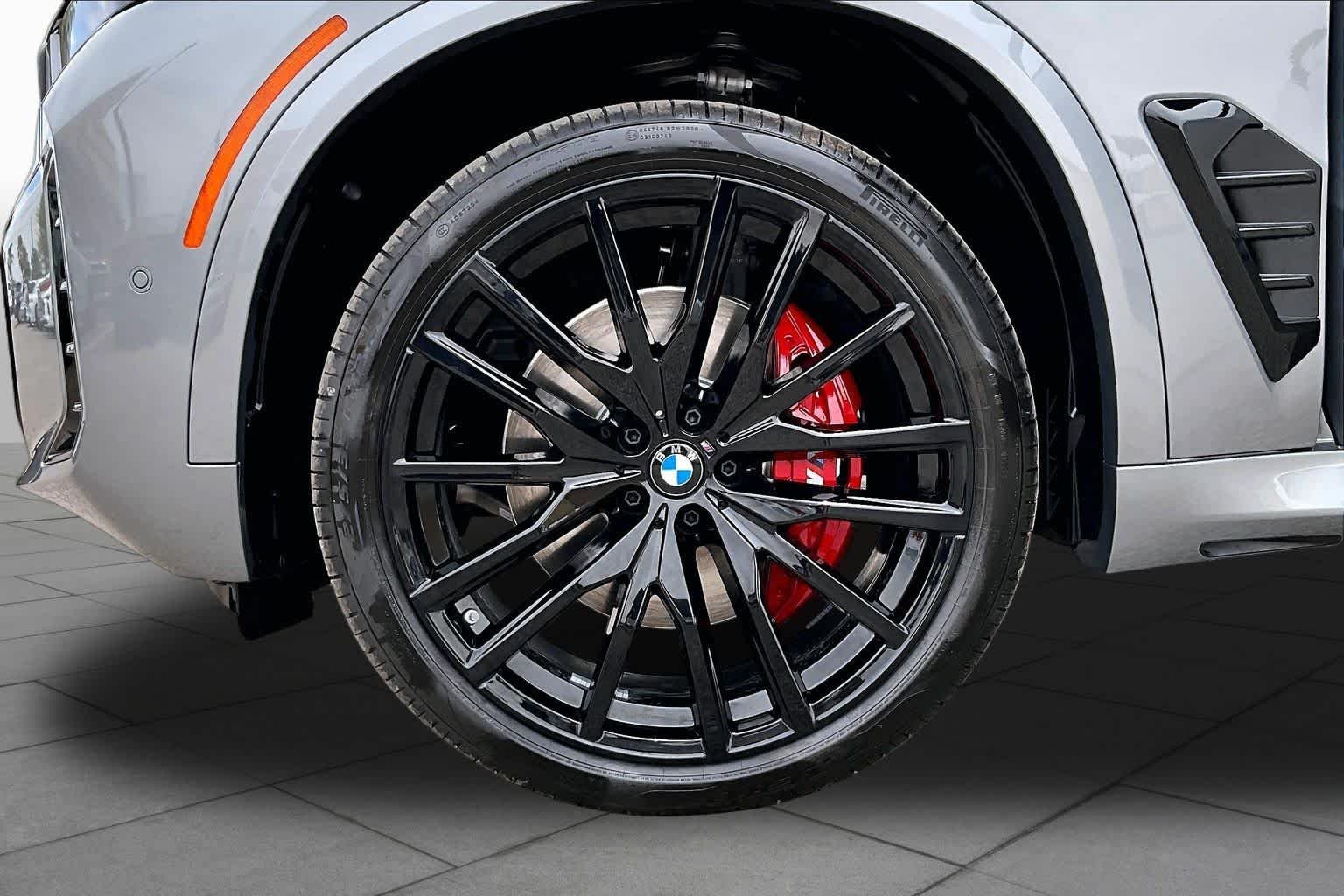 New 2026 Skyscraper Grey Metallic BMW xDrive40i image 11