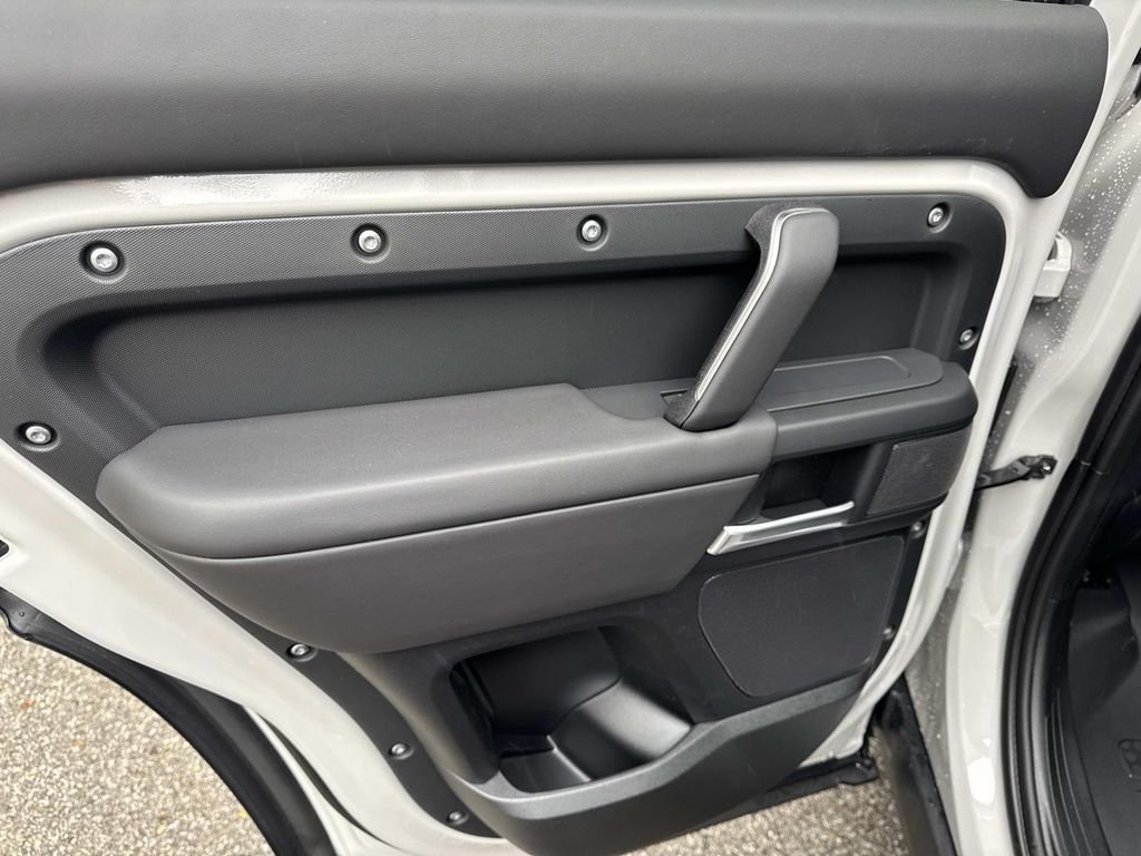 New 2026 Borasco Grey Land Rover X-Dynamic SE image 12