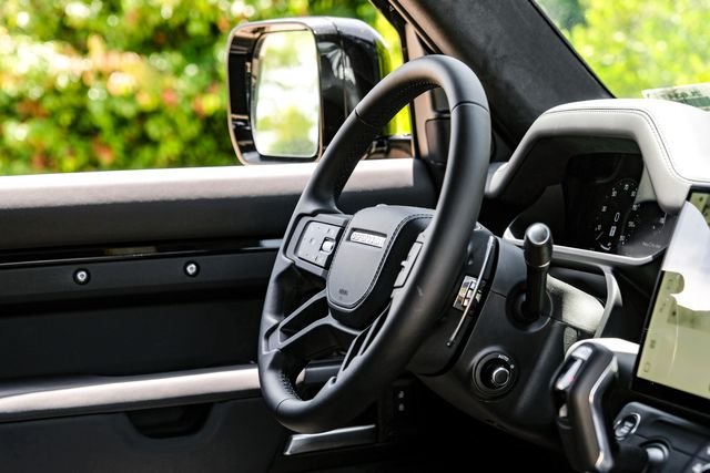 New 2026 Santorini Black Metallic Land Rover V8 image 17