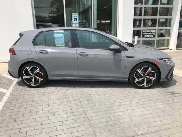 Certified Used 2024 Moonstone Gray Volkswagen SE image 9
