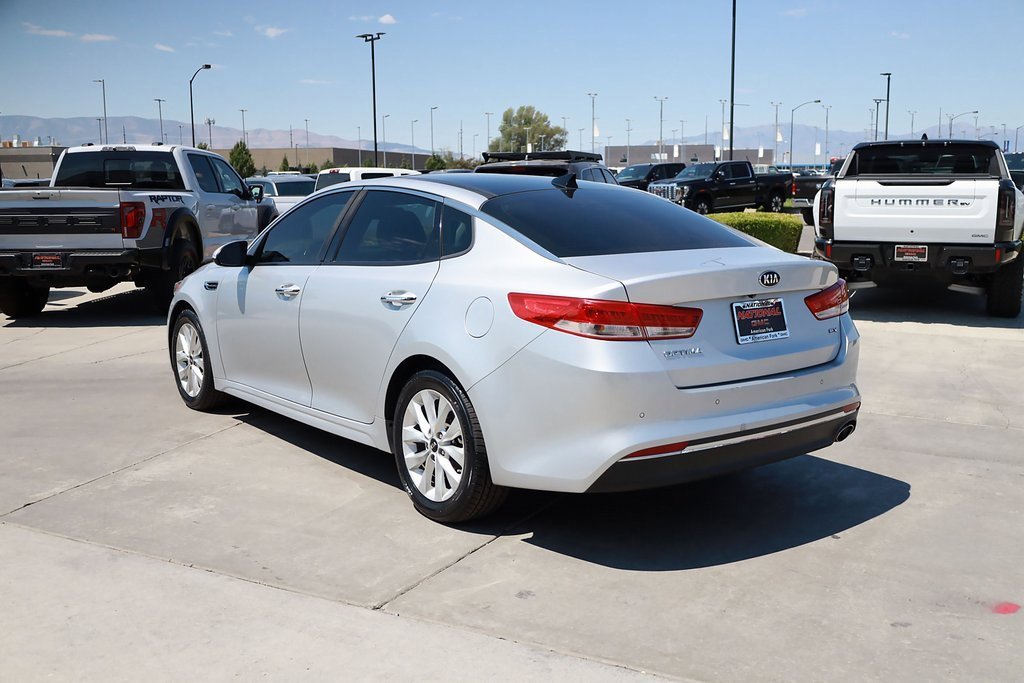 2016 Kia Optima EX photo 4