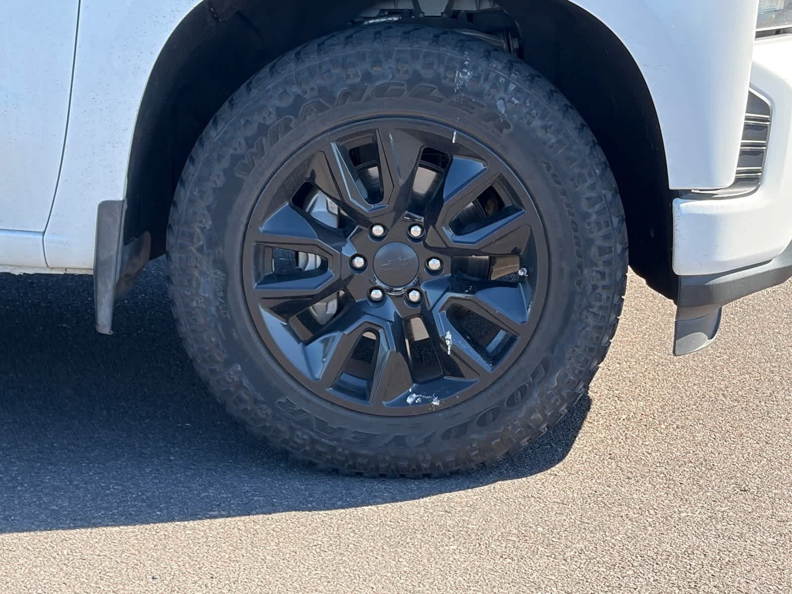 Used 2021 White Chevrolet Custom image 5