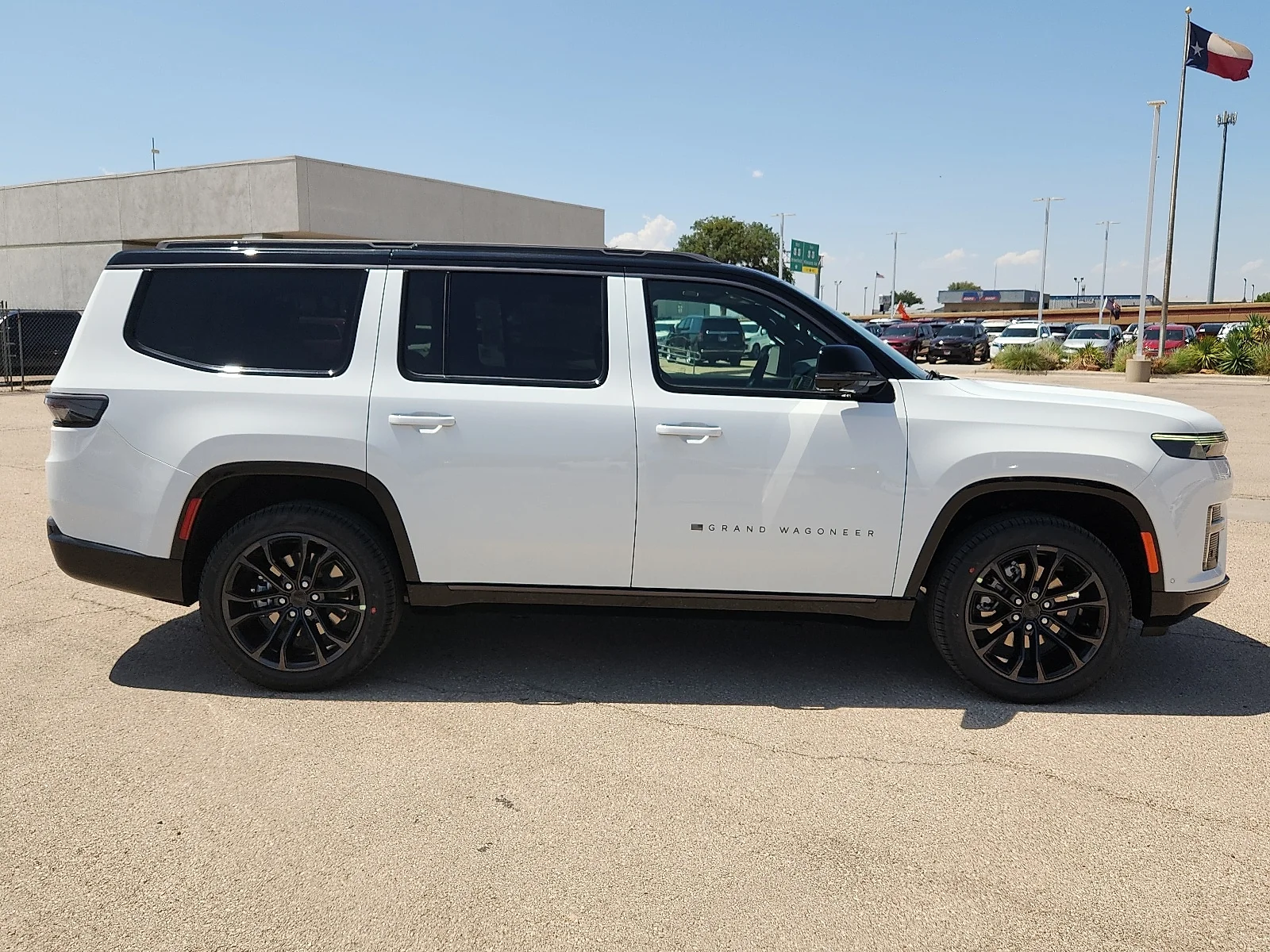 New 2026 Bright White Clear-Coat  Paint Jeep SUMMIT RESERVE 4X4 image 5