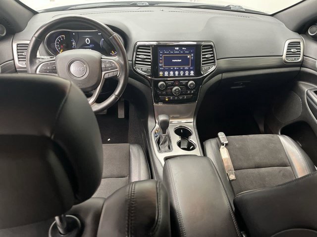 Used 2021 Billet Silver Metallic Clearcoat Jeep Laredo X image 4