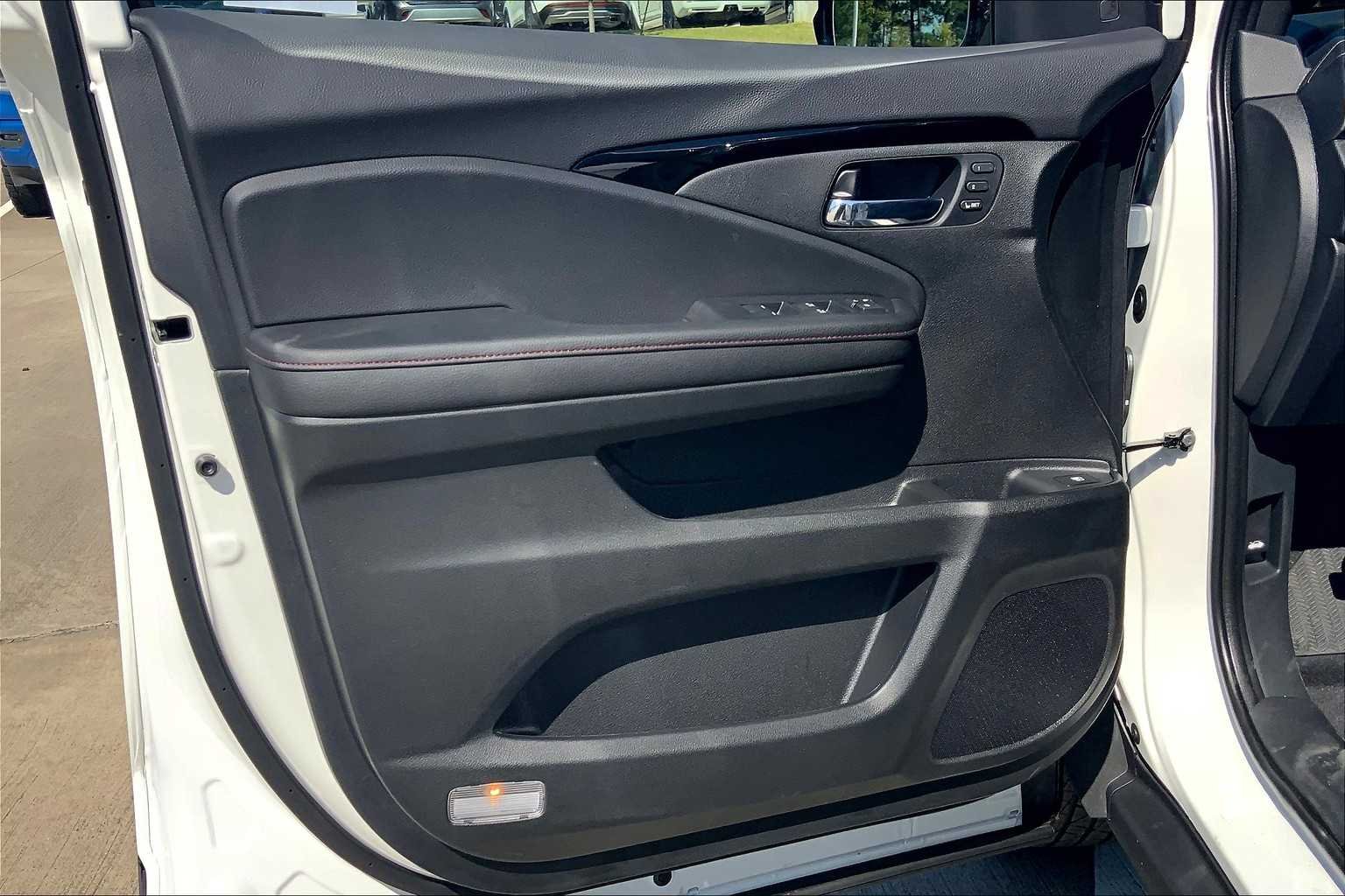 New 2026 Platinum White Pearl Honda Black Edition image 10